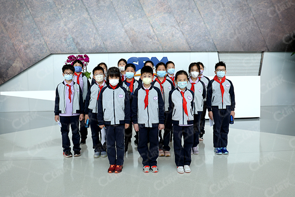 小学生进上海科利瑞克　“新”实践增“大”见识